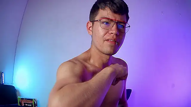 nicolatinboy online show from February 22, 2026, 9:35 pm