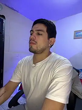 williamsmiiths16 online show from February 8, 2026, 2:31 pm