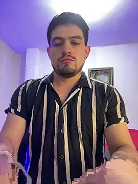 williamsmiiths16 online show from February 13, 2026, 3:35 am