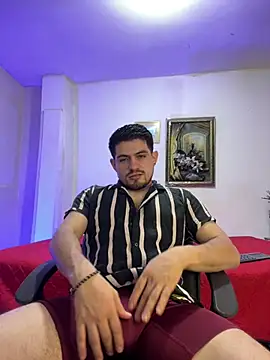 williamsmiiths16 online show from February 13, 2026, 3:41 pm