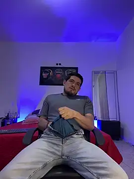 williamsmiiths16 online show from May 25, 2026, 9:59 am