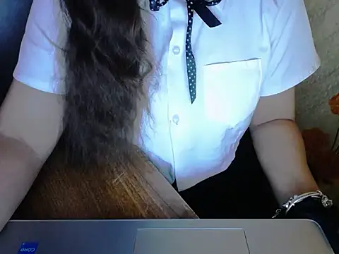 Snapshot of maian_love chatting on May 21, 2026, 6:37 pm maian love online show from May 21, 2026, 6:37 pm