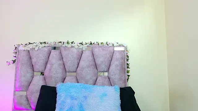 iris and damian online show from February 20, 2026, 5:24 pm