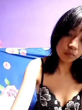Snapshot of Honey_bun06 chatting on June 1, 2026, 5:09 am Honey bun06 online show from June 1, 2026, 5:09 am