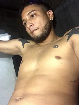 modeloxtz online show from January 10, 2026, 6:04 am