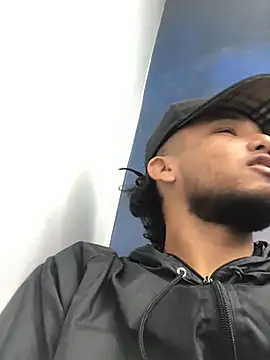 modeloxtz online show from February 20, 2026, 9:59 pm