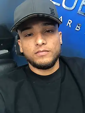 modeloxtz online show from March 22, 2026, 8:56 pm