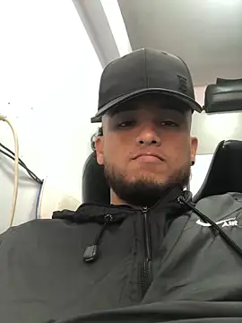 modeloxtz online show from March 23, 2026, 7:18 pm