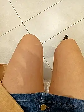 Baby-Linh online show from February 5, 2026, 4:39 am