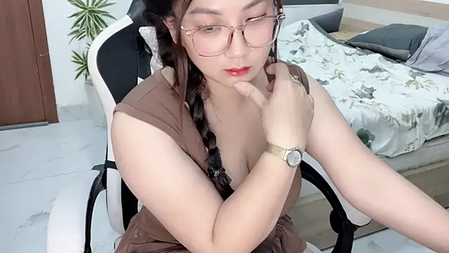 Snapshot of Ni-Ni_2K chatting on July 15, 2026, 6:18 am Ni-Ni 2K online show from July 15, 2026, 6:18 am