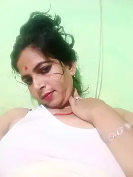 Snapshot of Big_soniya55A chatting on May 6, 2026, 9:47 am Big soniya55A online show from May 6, 2026, 9:47 am