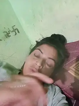 Snapshot of Big_soniya55A chatting on June 17, 2026, 2:47 am Big soniya55A online show from June 17, 2026, 2:47 am