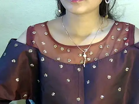 Snapshot of Shab_M chatting on July 10, 2026, 8:18 am Shab M online show from July 10, 2026, 8:18 am