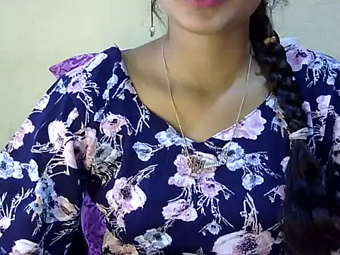 Snapshot of Shab_M chatting on July 19, 2026, 7:23 am Shab M online show from July 19, 2026, 7:23 am
