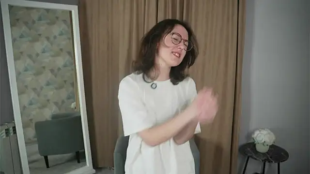 ChongFefer online show from December 4, 2025, 11:30 am