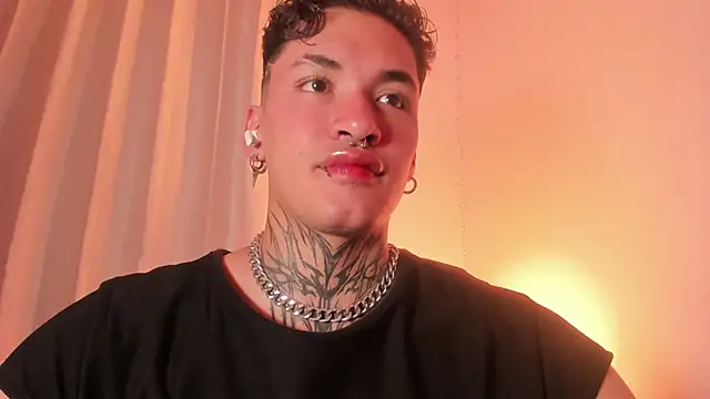 AlecBanne online show from December 21, 2025, 11:23 pm