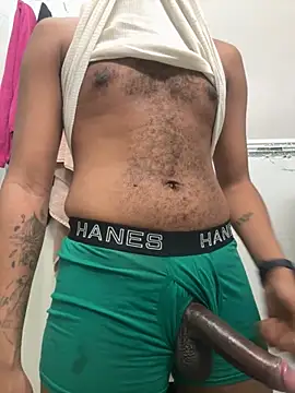 curvyuncut online show from April 13, 2026, 8:47 pm