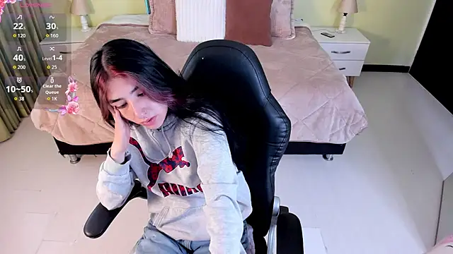 Snapshot of Celeste_Rous__ chatting on June 4, 2026, 12:22 pm Celeste Rous online show from June 4, 2026, 12:22 pm