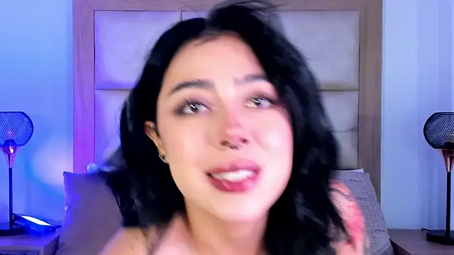 TaniaRedd  online show from February 9, 2026, 1:37 pm