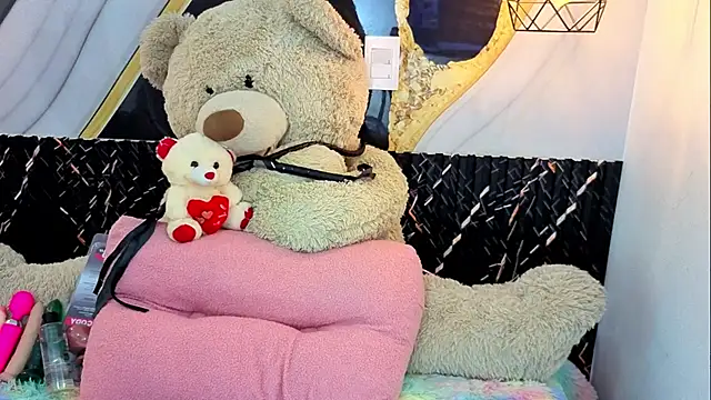VioletaSweett1 online show from July 23, 2026, 8:51 pm