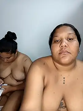 Snapshot of VaneandRossy chatting on April 29, 2026, 2:37 am VaneandRossy online show from April 29, 2026, 2:37 am