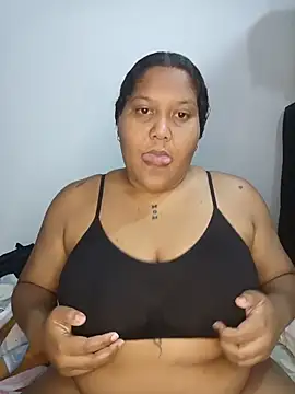 Snapshot of VaneandRossy chatting on June 18, 2026, 12:33 am VaneandRossy online show from June 18, 2026, 12:33 am