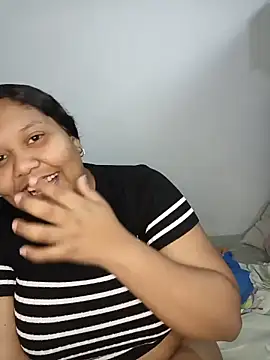 Snapshot of VaneandRossy chatting on June 19, 2026, 12:15 am VaneandRossy online show from June 19, 2026, 12:15 am