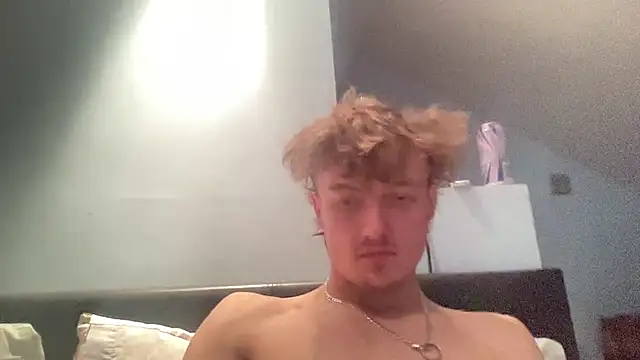 mackbriggs2 00 online show from December 4, 2025, 8:50 pm