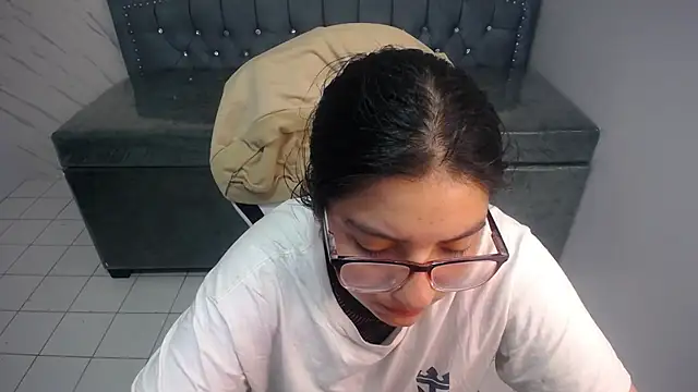 eva smit t online show from April 18, 2026, 8:09 pm