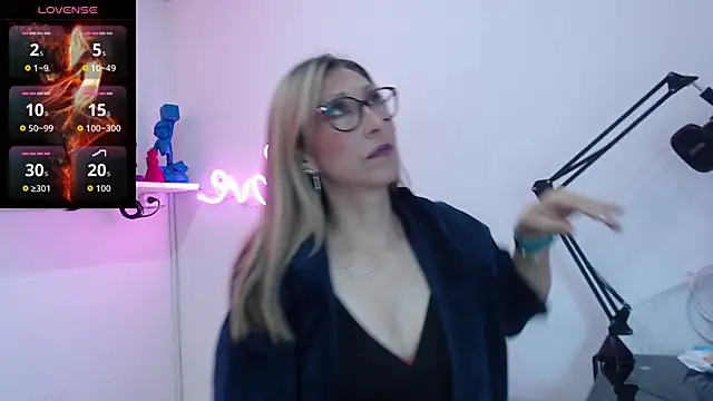 Scarlett 079 online show from January 13, 2026, 11:48 am