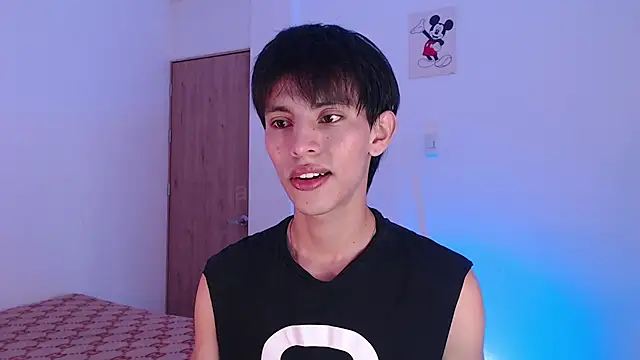 Snapshot of andrew_courtzz chatting on May 11, 2026, 6:38 pm andrew courtzz online show from May 11, 2026, 6:38 pm