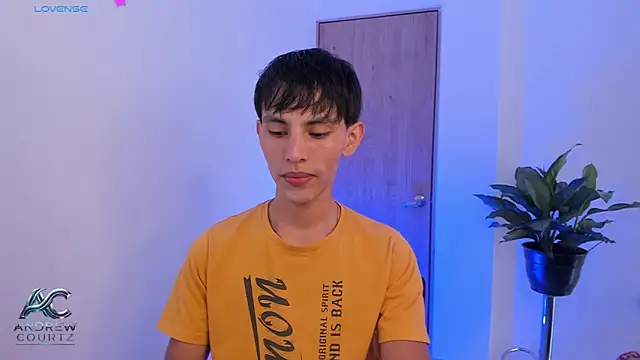 Snapshot of andrew_courtzz chatting on June 11, 2026, 6:39 pm andrew courtzz online show from June 11, 2026, 6:39 pm
