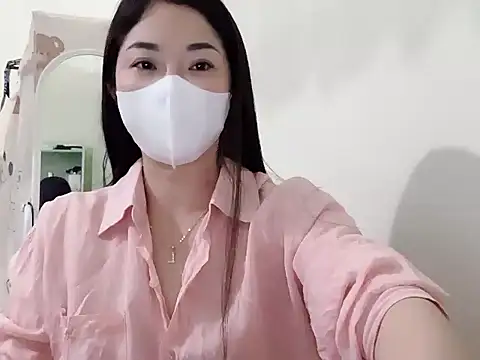 Mimy18 online show from May 9, 2026, 4:34 pm