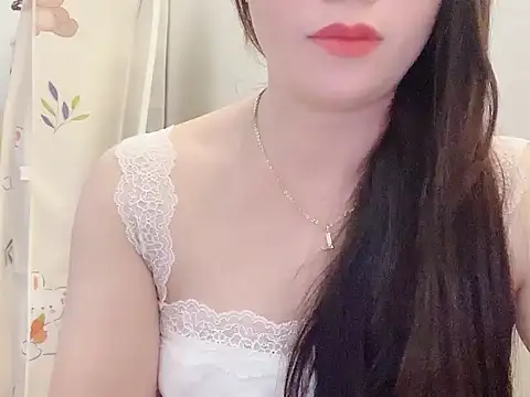 Mimy18 online show from May 13, 2026, 4:04 pm