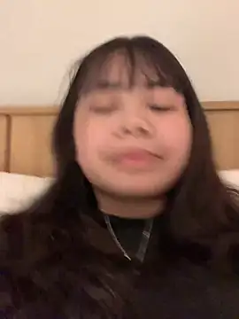 Snapshot of Mon_babyy chatting on January 11, 2026, 7:19 pm Mon babyy online show from January 11, 2026, 7:19 pm