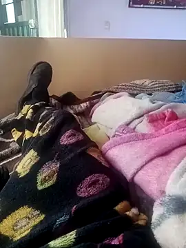 OrangishBank827 online show from December 16, 2025, 10:37 pm