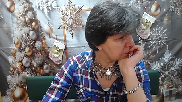 LunaDobra online show from December 17, 2025, 12:11 pm