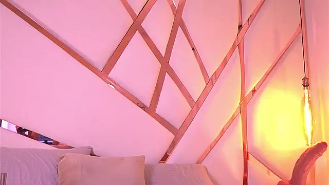 Sophie-velvet online show from June 3, 2026, 7:41 pm