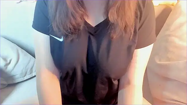 minji snow online show from February 2, 2026, 1:21 pm