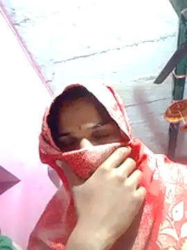 poonamhotxx online show from December 4, 2025, 3:54 pm