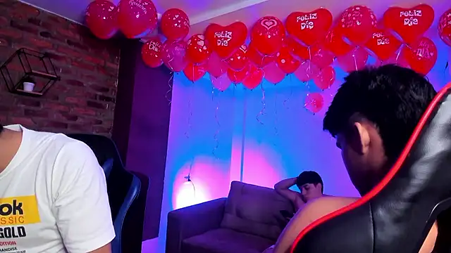 HotThreesoome online show from February 16, 2026, 12:34 pm