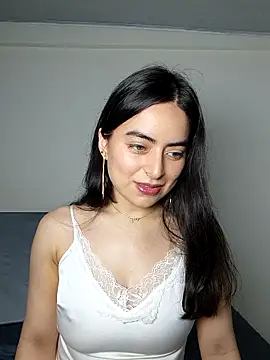 saasha Petit online show from March 9, 2026, 10:52 am