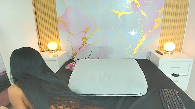 AprillRoss online show from February 18, 2026, 12:23 pm