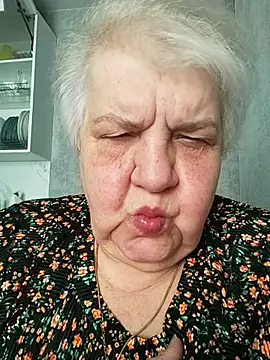 Snapshot of HapinessLovee chatting on May 4, 2026, 10:44 am HapinessLovee online show from May 4, 2026, 10:44 am