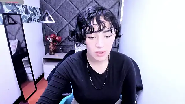 Kiara Fox   online show from January 16, 2026, 7:51 pm