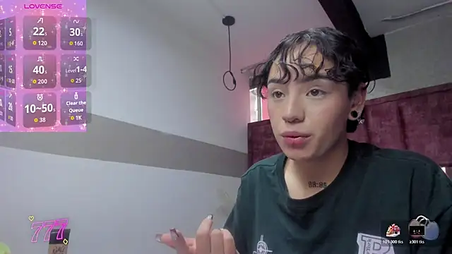 Kiara Fox   online show from April 13, 2026, 8:36 pm