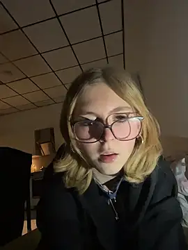 Milly-Kiss online show from January 6, 2026, 8:45 pm