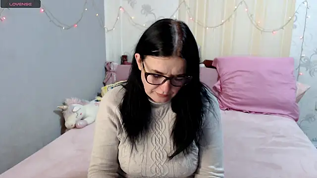 Snapshot of SashaBond chatting on January 10, 2026, 12:29 pm SashaBond online show from January 10, 2026, 12:29 pm