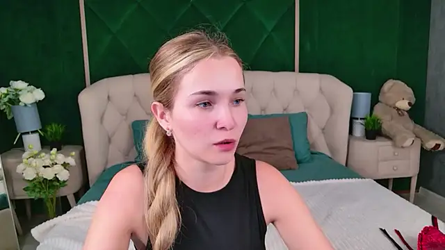 Snapshot of Lina_Sinerz chatting on July 17, 2026, 3:39 pm Lina Sinerz online show from July 17, 2026, 3:39 pm