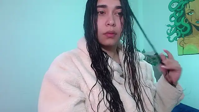 naomybenedetti online show from December 21, 2025, 12:45 pm